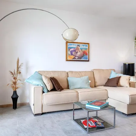 Salentu, Marina Di Apartment Pulsano