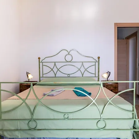 Salentu, Marina Di Apartment Pulsano