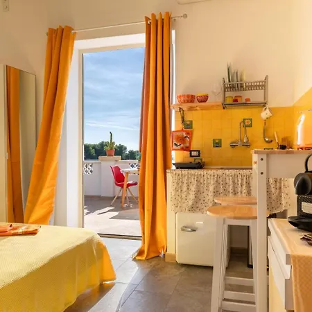 Salentu, Marina Di Apartment Pulsano